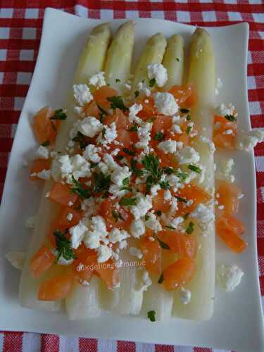 Asperges blanches au saumon fumé et feta