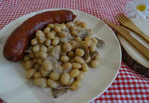 Haricots crémeux aux saucisses fumées et champignons, au Cookéo ou pas