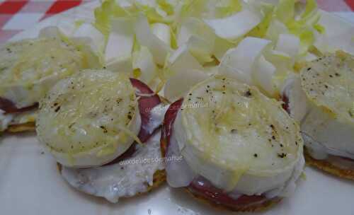 Minis blinis au chèvre et filet mignon fumé