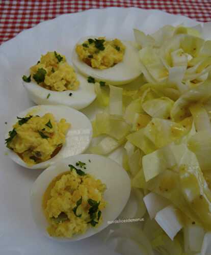 Oeufs durs à la mayonnaise et cornichons