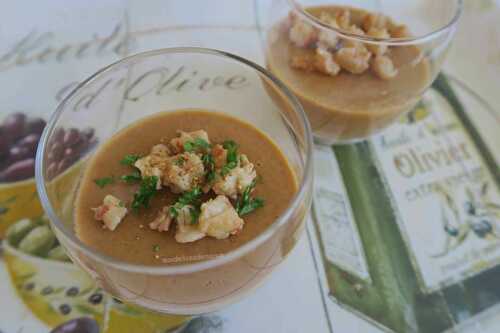 Panna cotta à la bisque de homard, crevettes au Cognac et piment d'Espelette