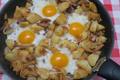 Poêlée de pommes de terre et champignons à la forestière, aux œufs