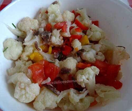 Salade de chou-fleur aux légumes et anchois