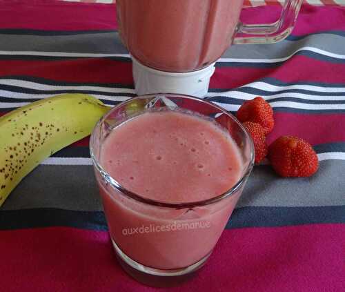 Smoothie fraises, ananas, pastèque et banane au lait de coco -light-