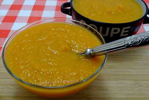 Soupe de potiron et légumes à la poitrine fumée