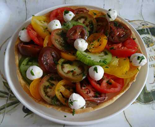 Tarte aux tomates crues, St-Môret et mozzarella