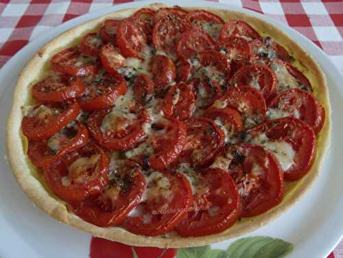 Tarte aux tomates, roquefort et moutarde