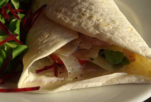 Wraps au poulet, crudités et parmesan