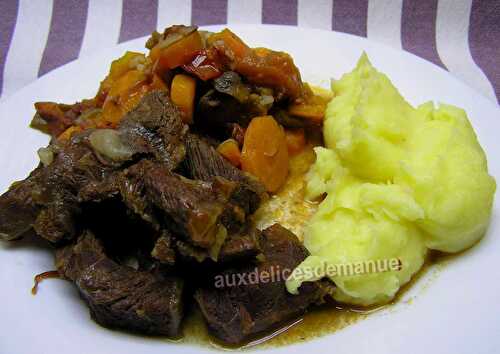 Boeuf carottes au vin rouge de Bourgogne et purée