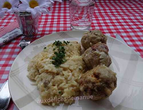 Boulettes aux 3 viandes et riz en sauce