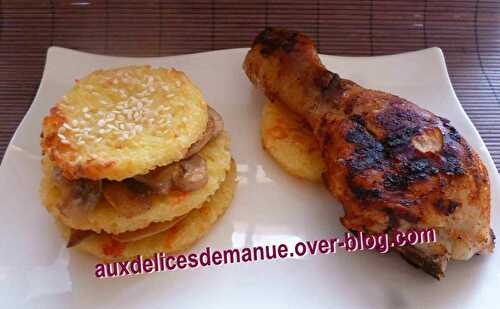 Burger de pâtes aux champignons et pilons de poulet épicé grillés