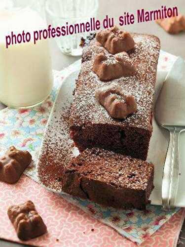 Cake au chocolat aux oursons à la guimauve