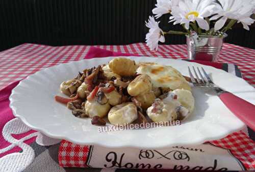 Gnocchis à la forestière, gratinés crème et mozzarella