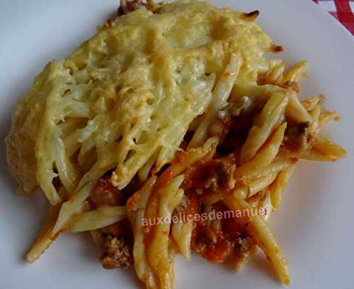 Gratin de pâtes au coulis de tomate au bœuf