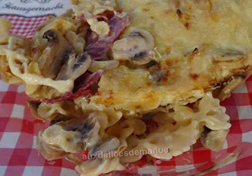 Gratin de pâtes aux champignons, bœuf et fromage raclette