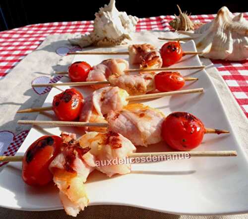 Mini brochettes de crevette au bacon et tomates