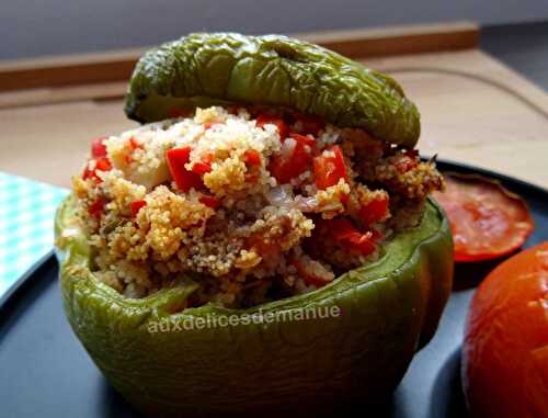 Poivron et tomates farcis au bœuf, semoule et poivron rouge -LIGHT-