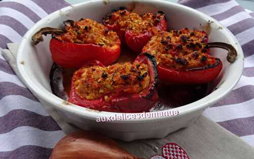 Poivrons farcis au poulet, courgette, semoule et coulis de tomates -LIGHT-