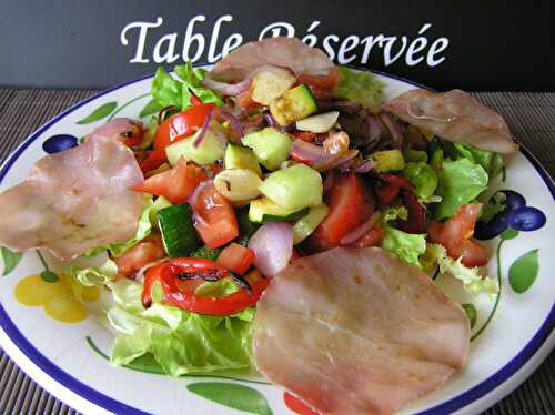 Salade de légumes cuits et crus au bacon