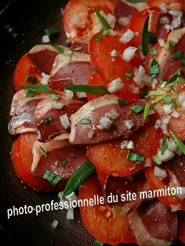 Salade de tomates, magret séché et vinaigre balsamique