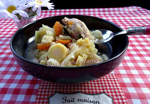 Soupe aux légumes, haricots coco et poulet fumé