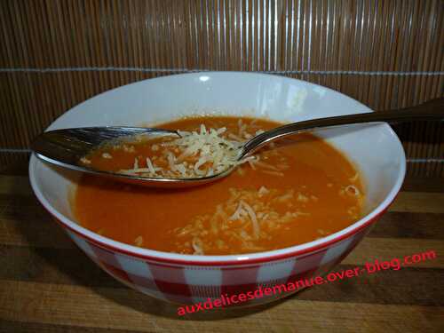 Soupe de choux-fleur aux tomates