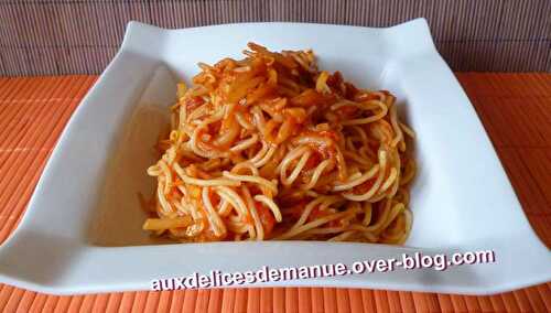 Spaghettis aux pousses de soja, tomates et curry