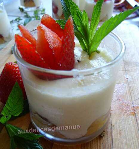 Tiramisu au Grand-Marnier et fraises en verrines