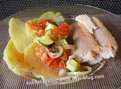 Truite saumonée, pommes de terre et légumes au four -LIGHT-