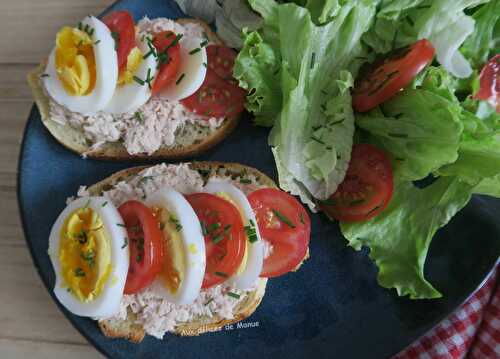 Bruschetta au thon, œufs durs et tomates