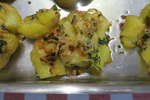 Pommes de terre écrasées croustillantes, au parmesan et ail - auxdelicesdemanue