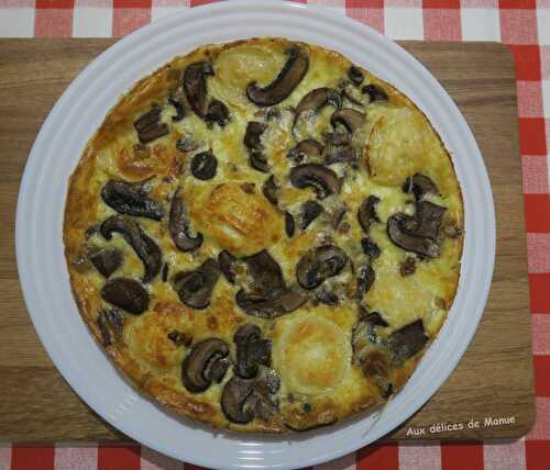 Quiche sans pâte au blanc de poulet, chèvre et champignons