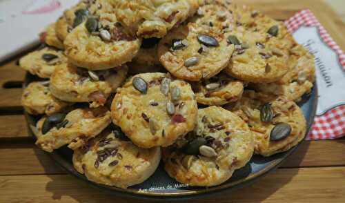 Sablés aux lardons, parmesan et graines