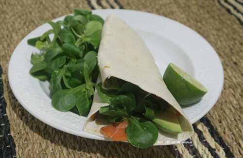 Wraps au saumon fumé, avocat et St-Môret aux câpres