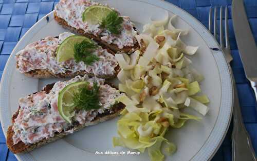 Tartines de saumon fumé à la ricotta, aneth et noix