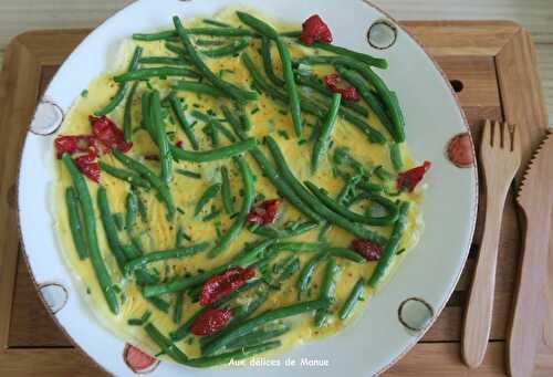 Omelette aux haricots verts et tomates séchées