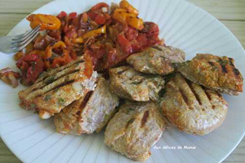 Médaillons de filet mignon mariné aux tomates et poivron, au grill plancha
