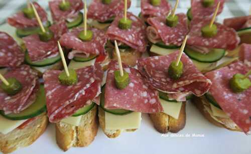 Bruschetta apéritives au leerdammer, jambon, rosette et crudités