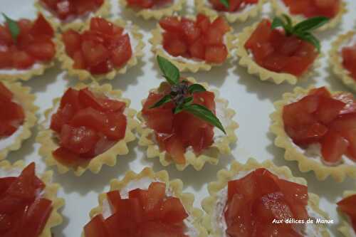 Tartelettes au chèvre frais et concassé de tomates