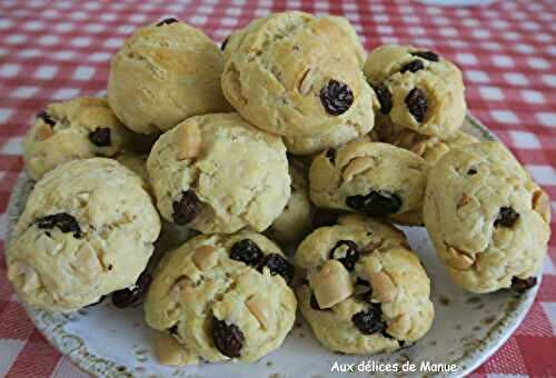 Cookies aux cacahuètes et raisins, à l'emmental