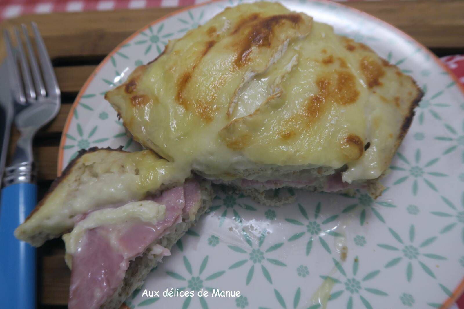 Croque monsieur au camembert et béchamel 