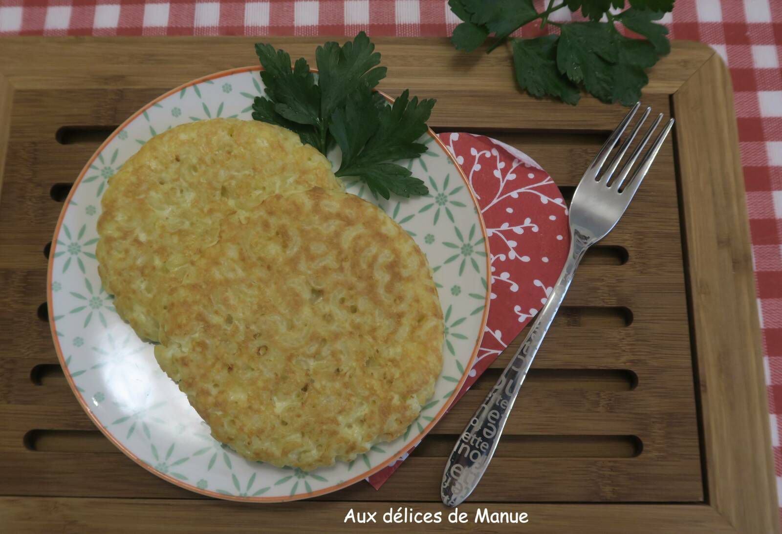 Galettes de coquillettes à l'emmental