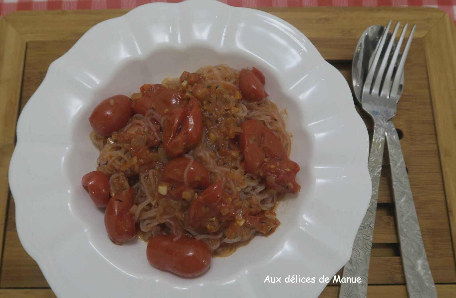 Konjac aux tomates cerises entières en sauce -light