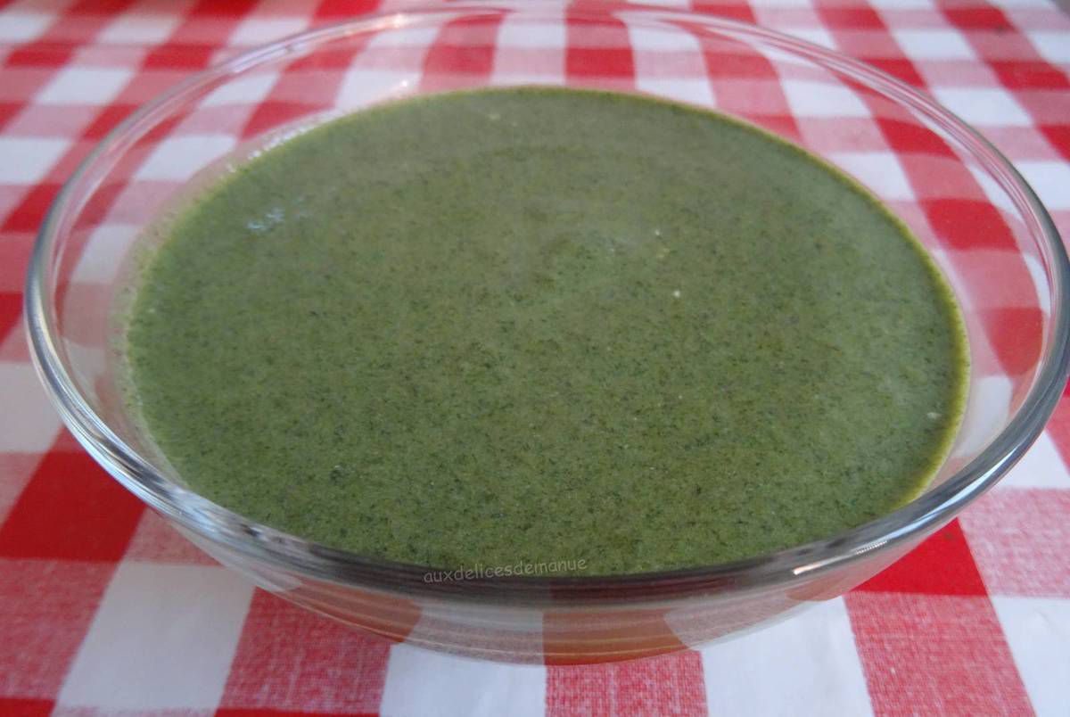 Velouté de fanes de carottes et navets au yaourt au lait de chèvre, au Cookéo ou pas