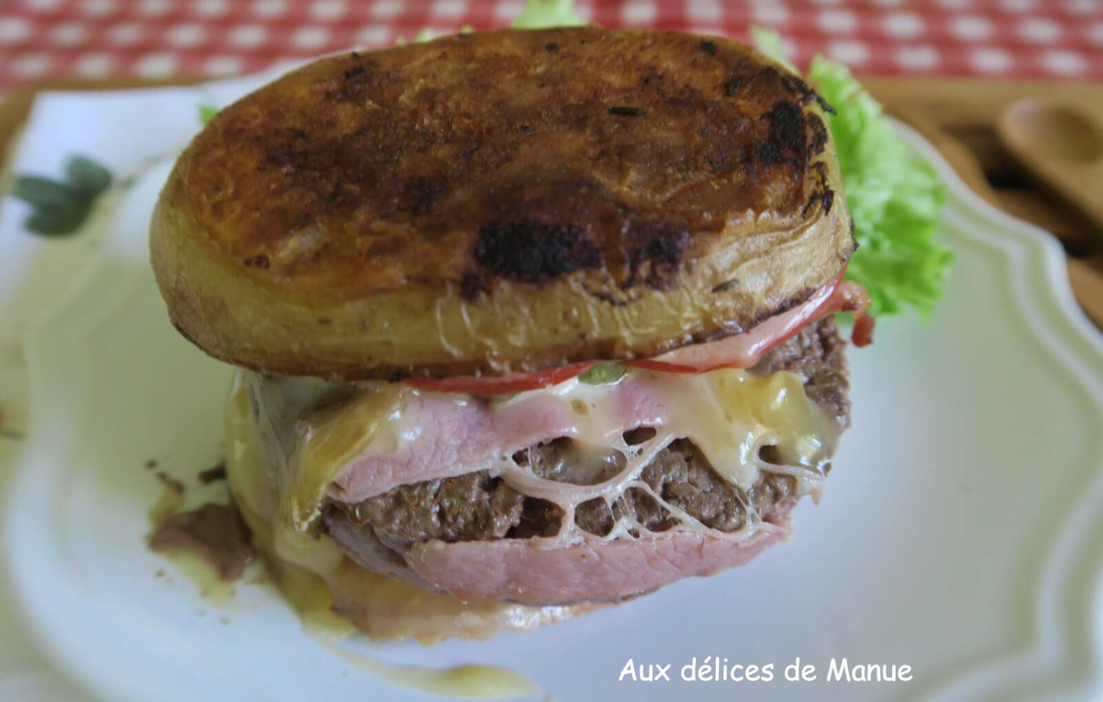 Burger de pomme de terre au boeuf haché et tomme de Savoie