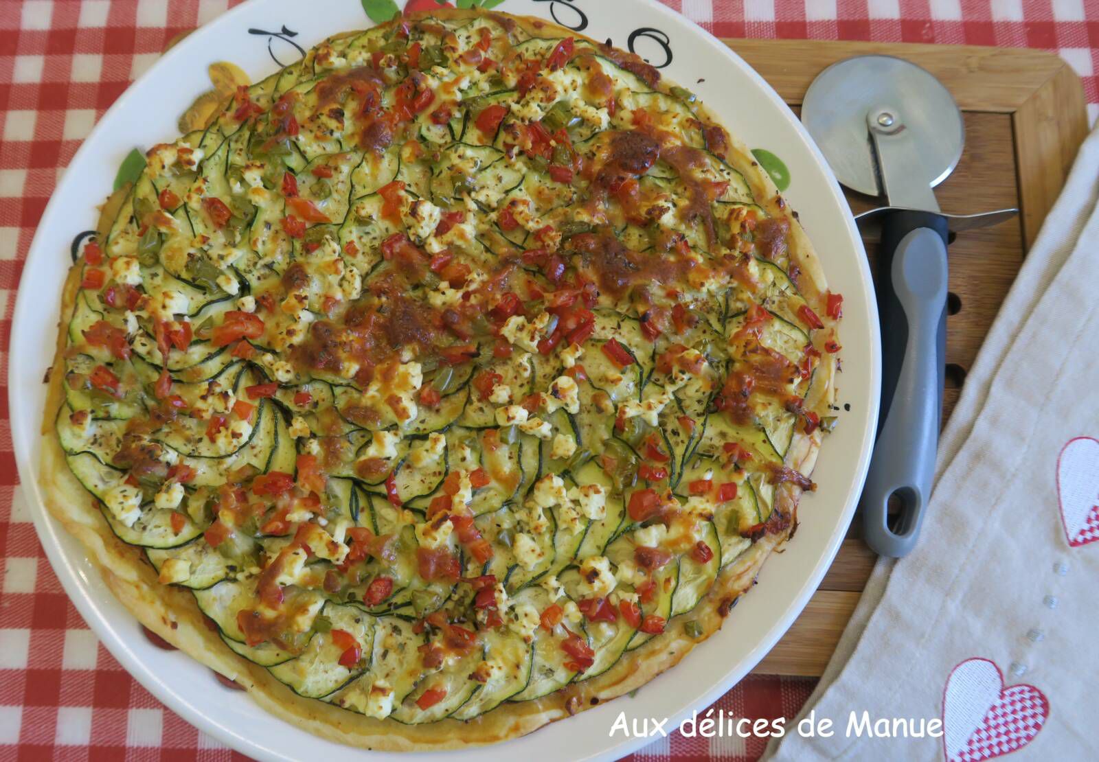 Pizza à la courgette, poivron et feta