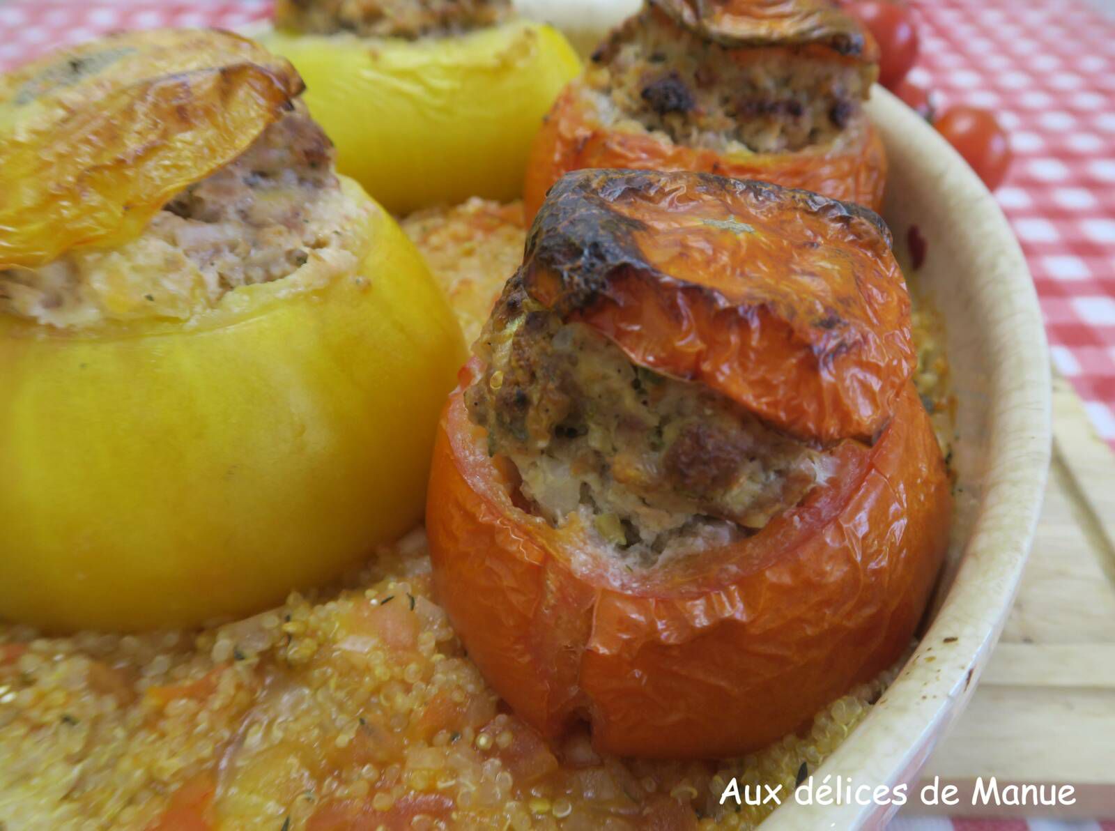 Tomates farcies sur lit de quinoa