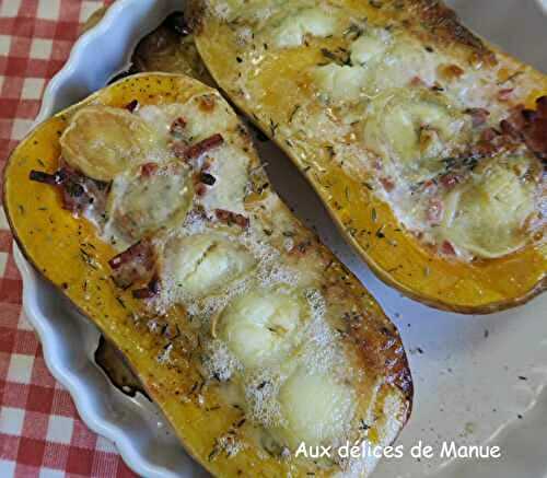 Courge butternut farcie à la crème et bacon, gratinée au chèvre  