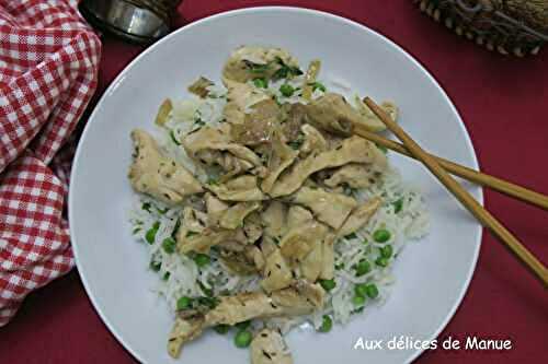 Emincés de poulet mariné à l'oignon, huiles et sauce yakitori et riz basmati