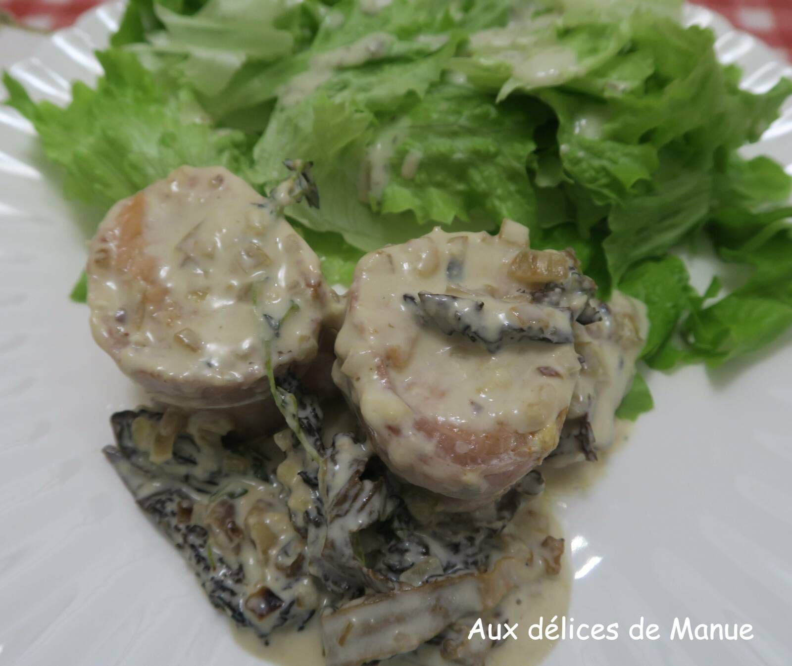 Tournedos de saumon lardés, sauce aux morilles